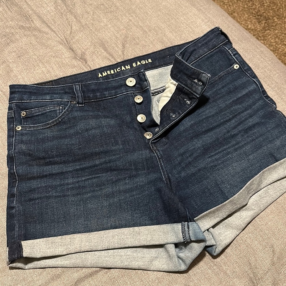 American Eagle midi dream short size 16